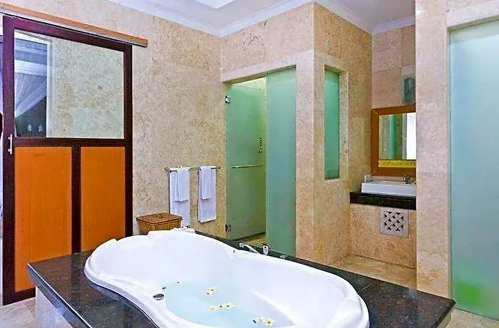 Hotel Lavender And 4*