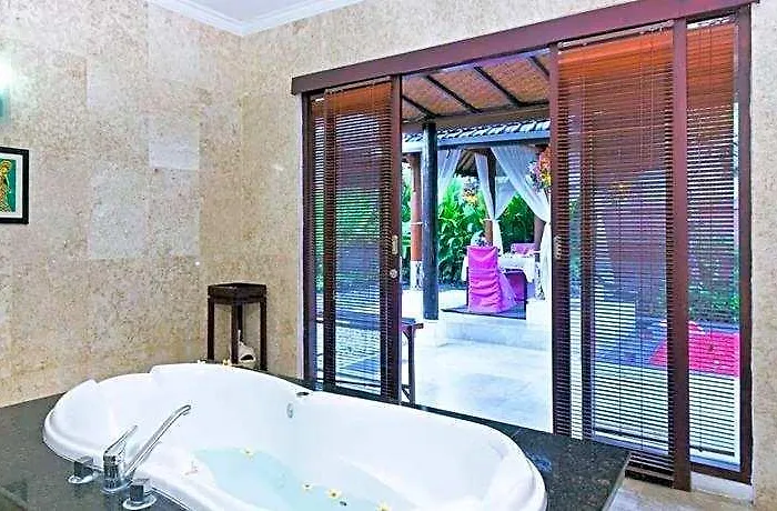 Hotel Lavender And 4*